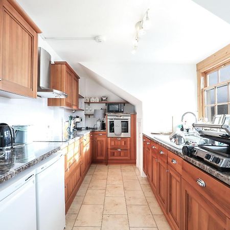 Luxury 3 Bed Royal Mile Apartment Единбург Екстериор снимка