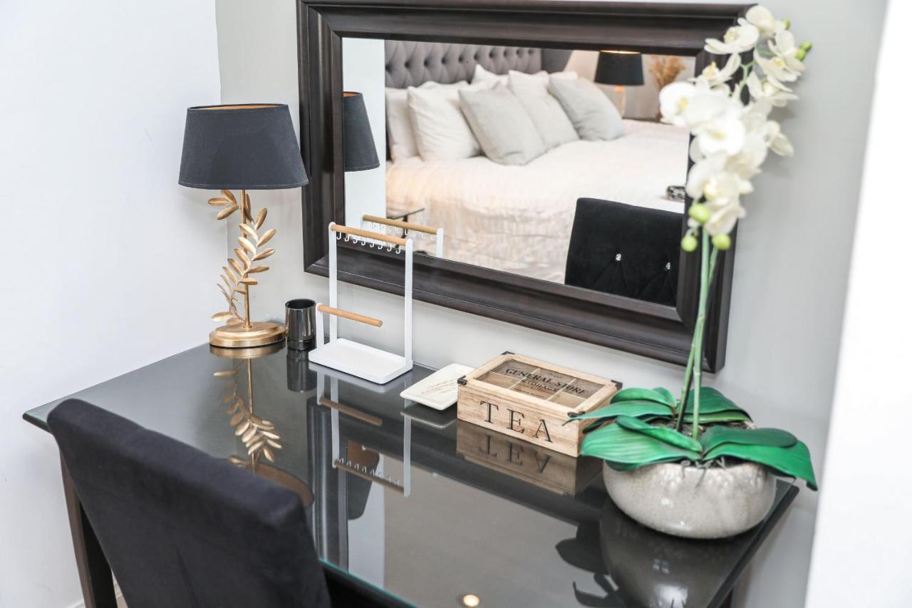 Luxury 3 Bed Royal Mile Apartment Единбург Екстериор снимка