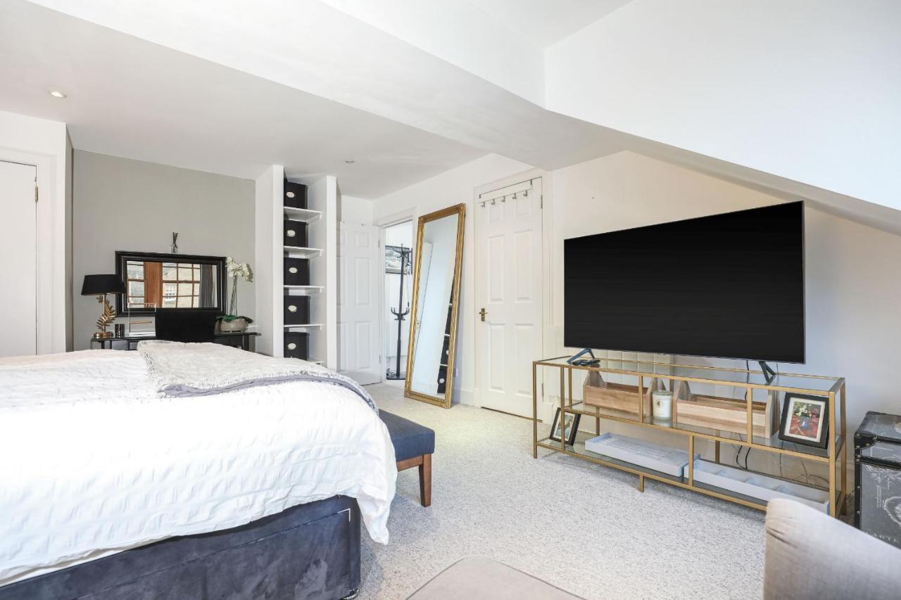 Luxury 3 Bed Royal Mile Apartment Единбург Екстериор снимка