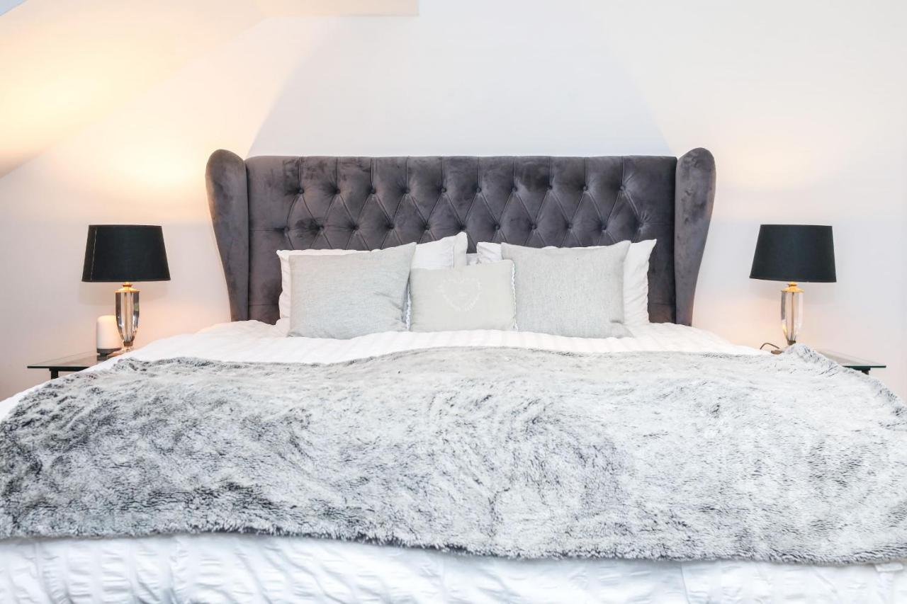 Luxury 3 Bed Royal Mile Apartment Единбург Екстериор снимка