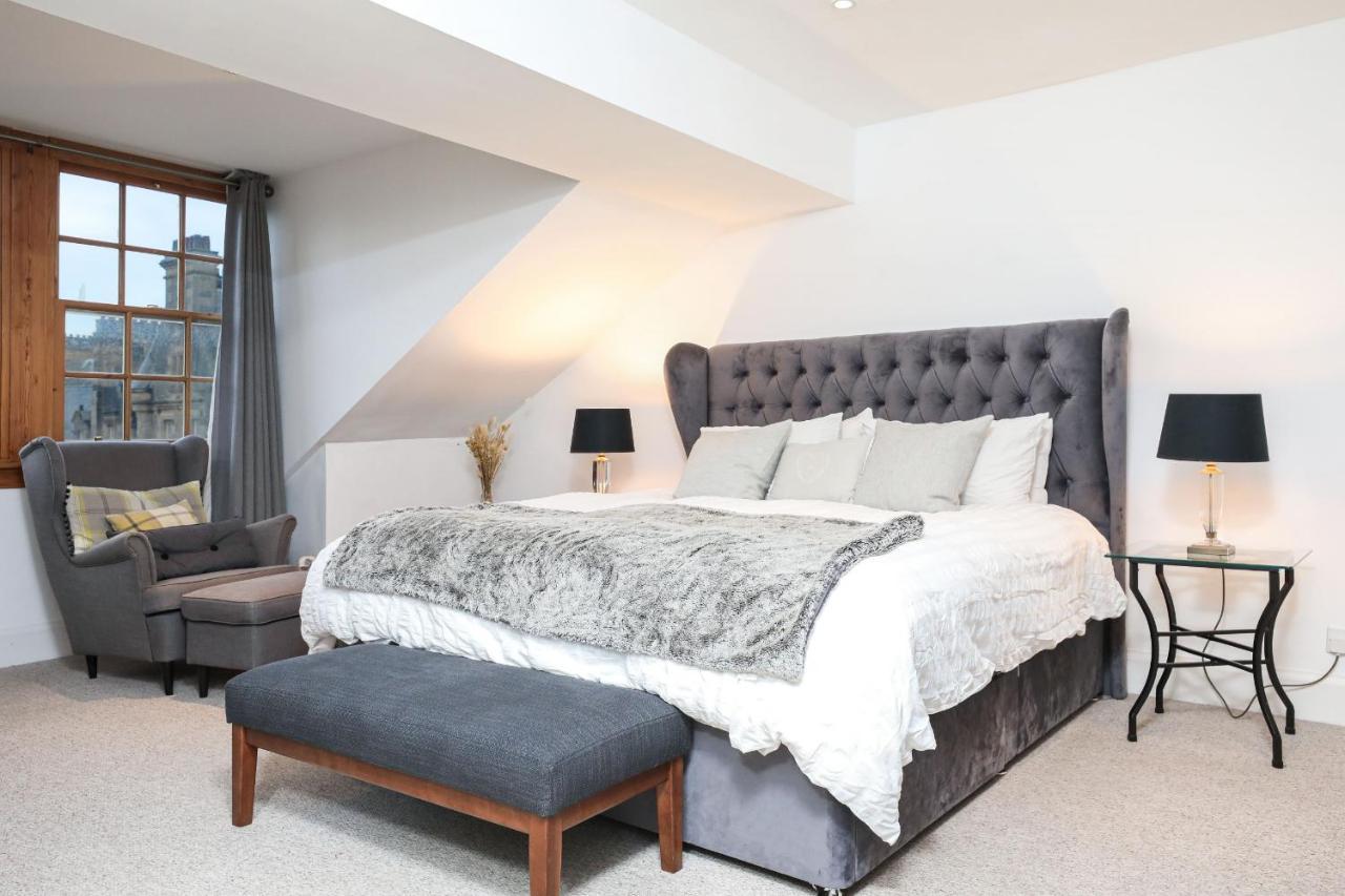 Luxury 3 Bed Royal Mile Apartment Единбург Екстериор снимка