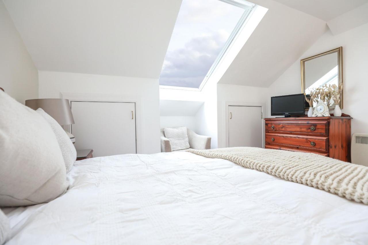 Luxury 3 Bed Royal Mile Apartment Единбург Екстериор снимка