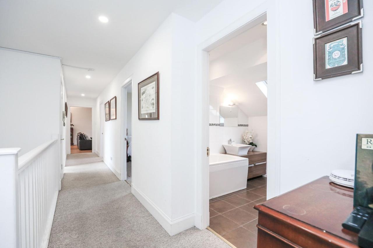 Luxury 3 Bed Royal Mile Apartment Единбург Екстериор снимка