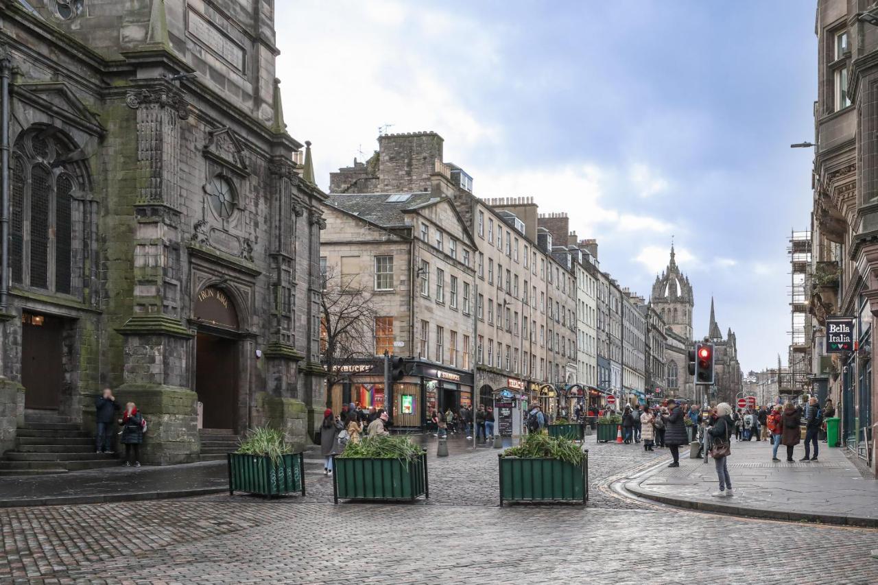 Luxury 3 Bed Royal Mile Apartment Единбург Екстериор снимка