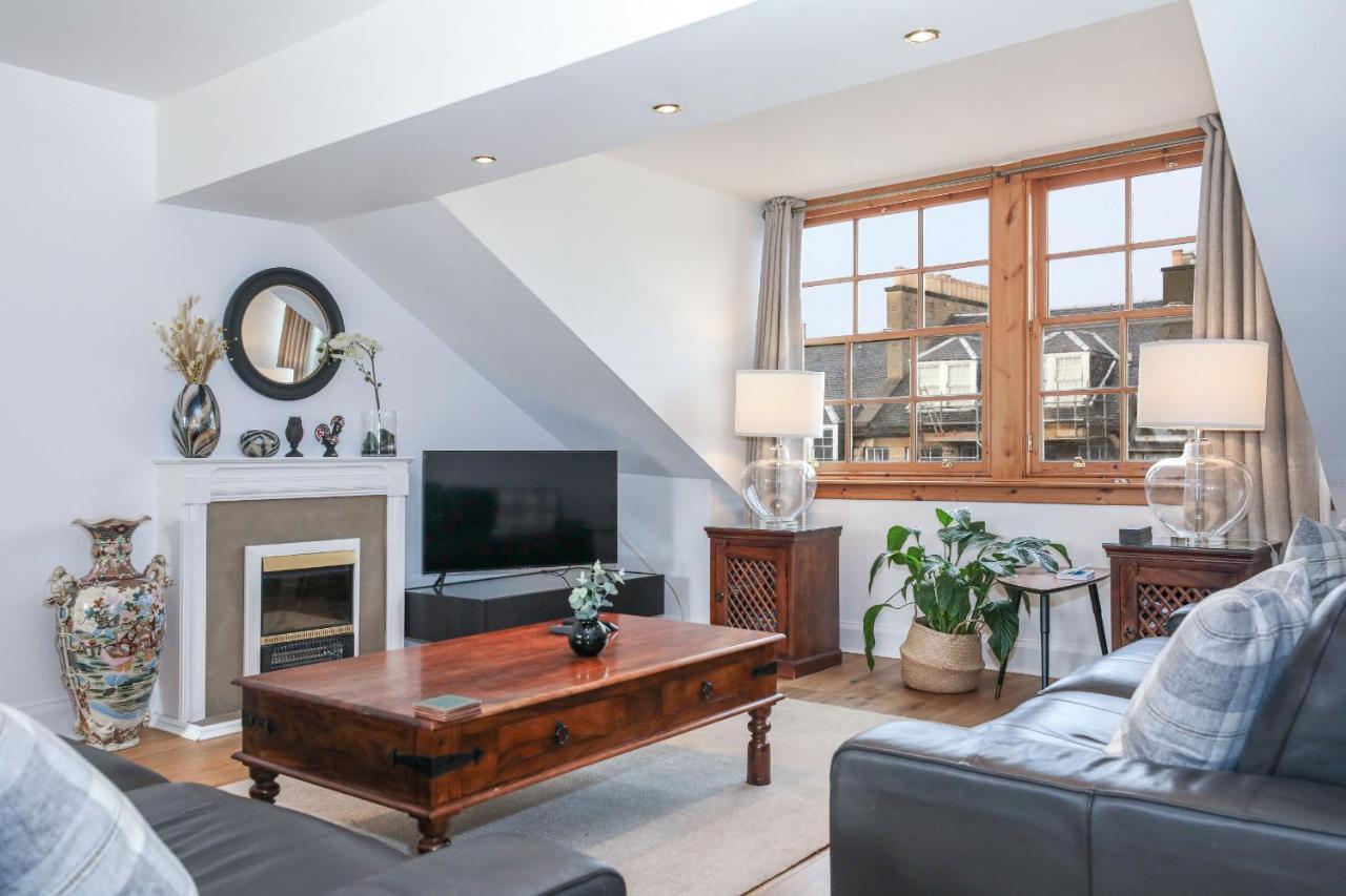 Luxury 3 Bed Royal Mile Apartment Единбург Екстериор снимка
