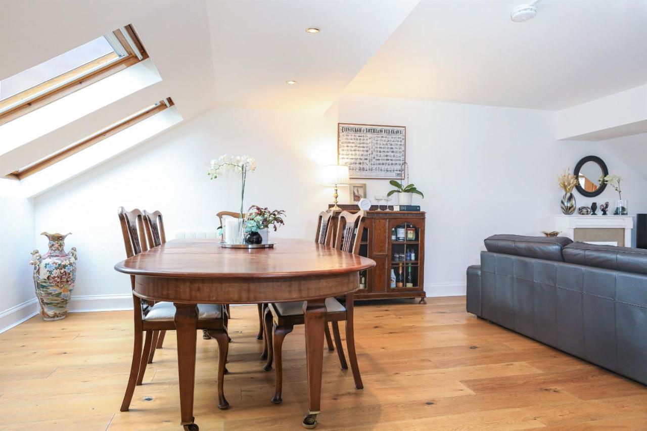 Luxury 3 Bed Royal Mile Apartment Единбург Екстериор снимка