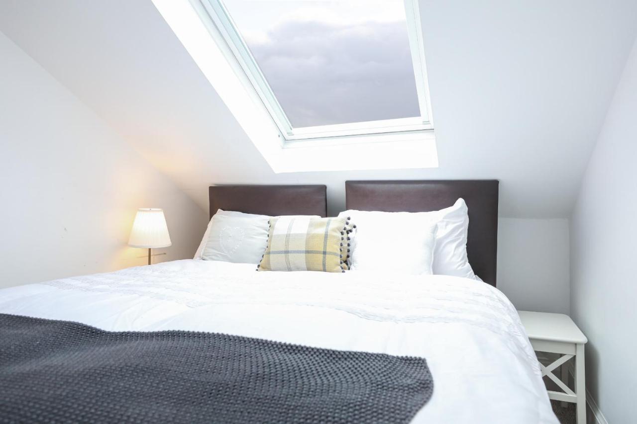 Luxury 3 Bed Royal Mile Apartment Единбург Екстериор снимка